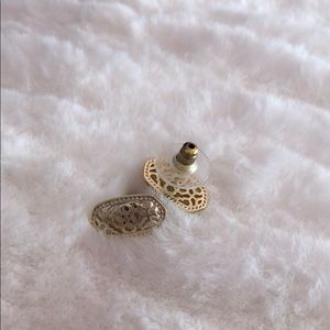 Kendra Scott earrings